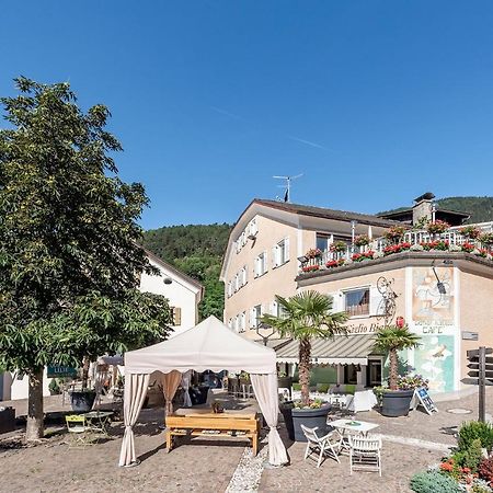 Hotel Weisse Lilie - B&B リオ・ディ・プステリーア エクステリア 写真
