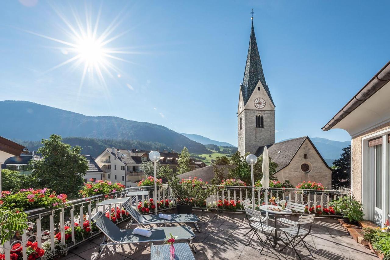 Hotel Weisse Lilie - B&B リオ・ディ・プステリーア エクステリア 写真