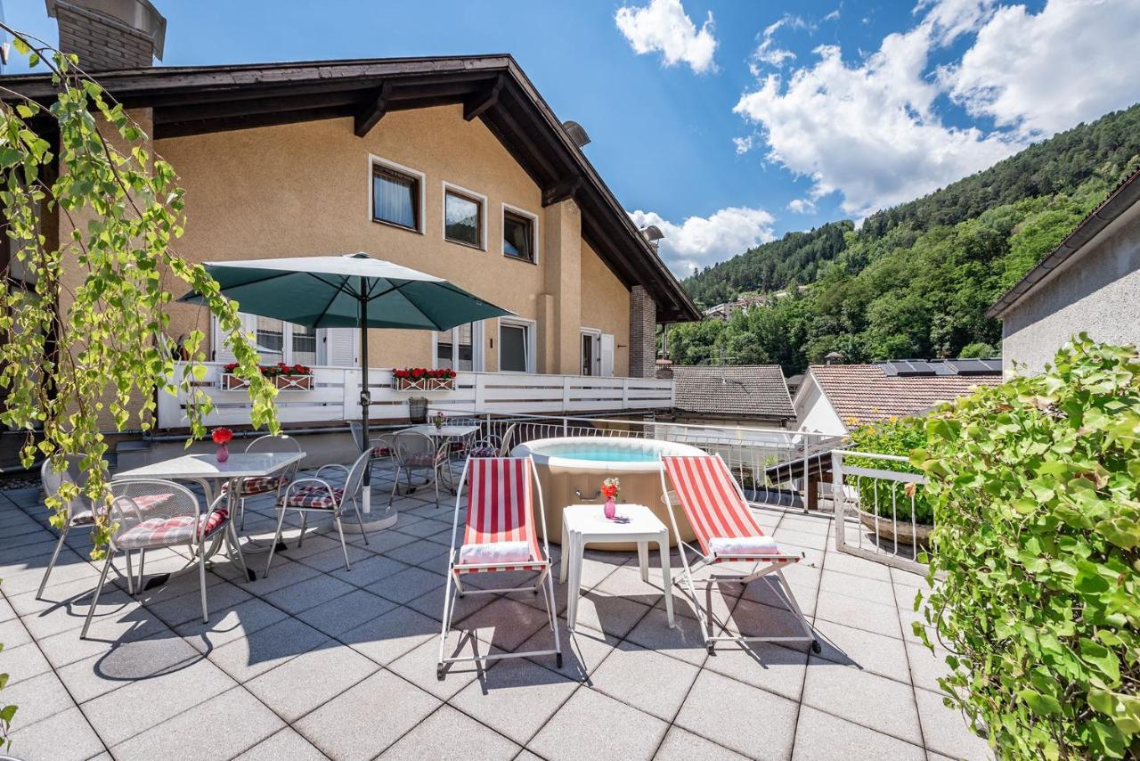 Hotel Weisse Lilie - B&B リオ・ディ・プステリーア エクステリア 写真