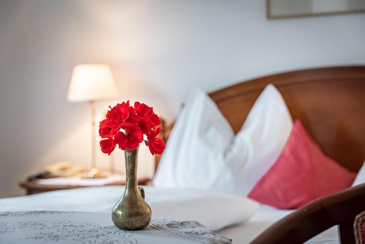 Hotel Weisse Lilie - B&B リオ・ディ・プステリーア エクステリア 写真