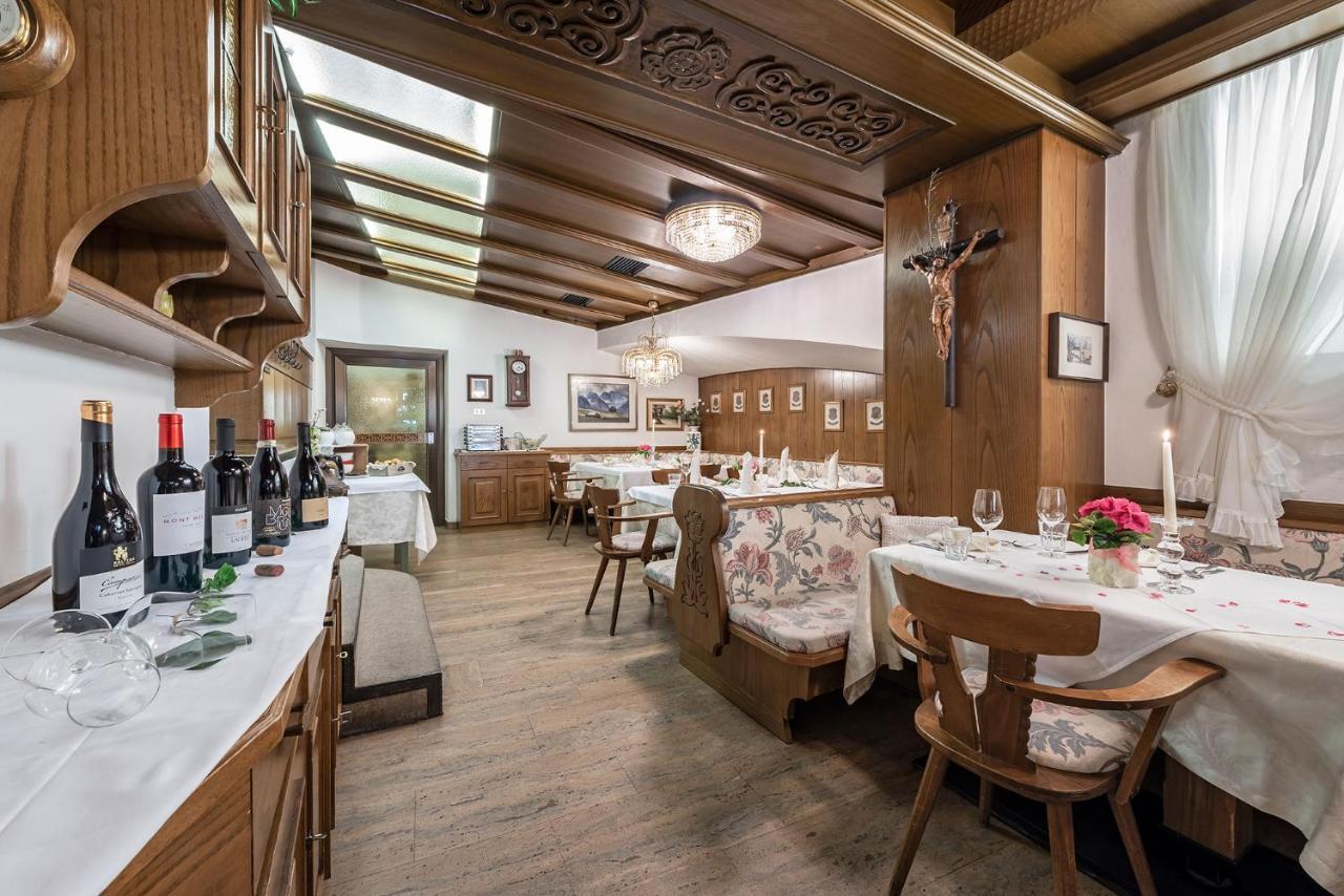 Hotel Weisse Lilie - B&B リオ・ディ・プステリーア エクステリア 写真