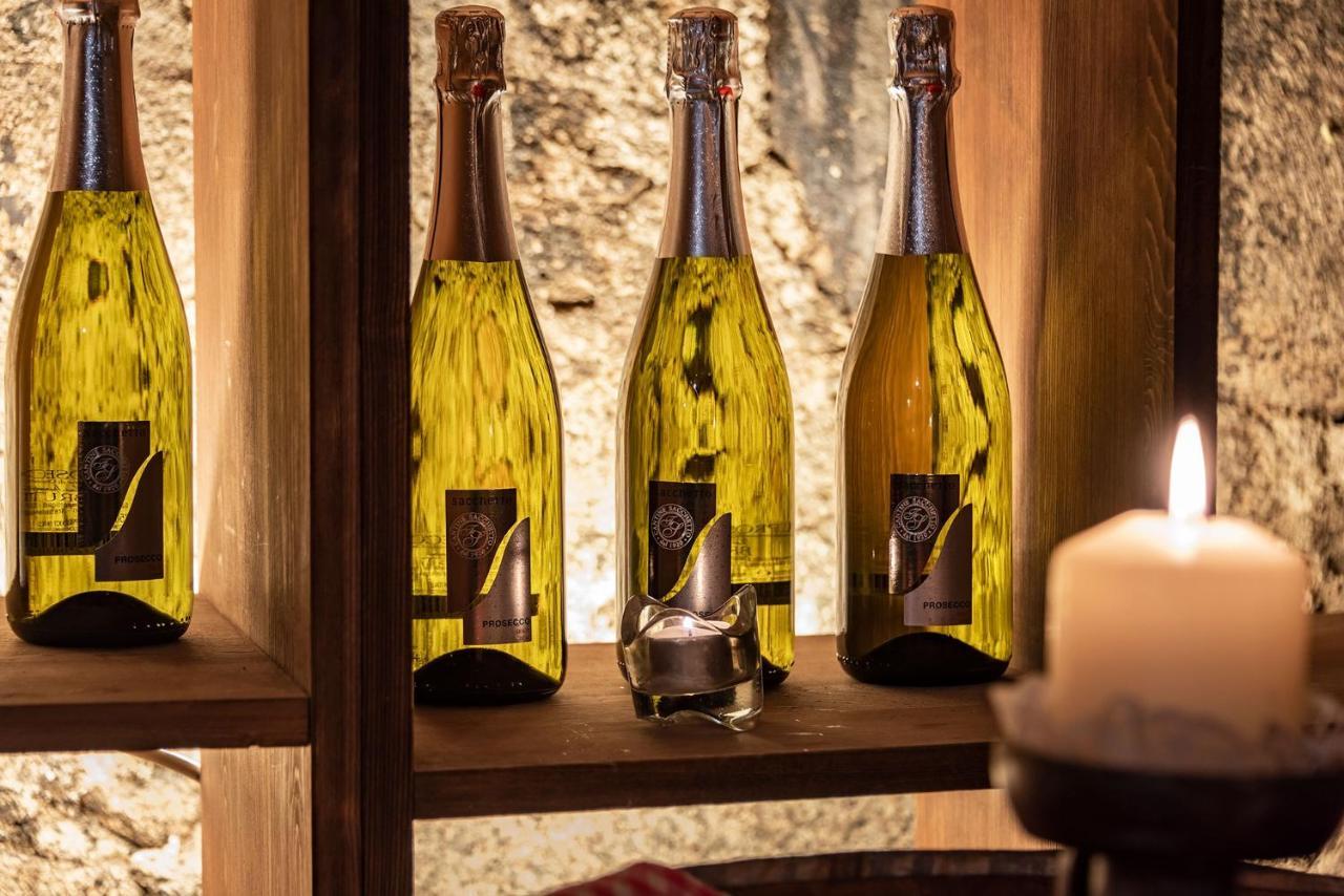 Hotel Weisse Lilie - B&B リオ・ディ・プステリーア エクステリア 写真