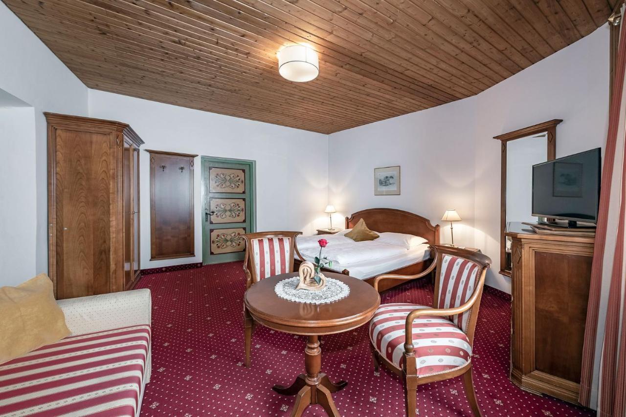 Hotel Weisse Lilie - B&B リオ・ディ・プステリーア エクステリア 写真