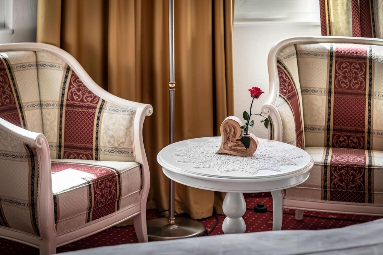 Hotel Weisse Lilie - B&B リオ・ディ・プステリーア エクステリア 写真