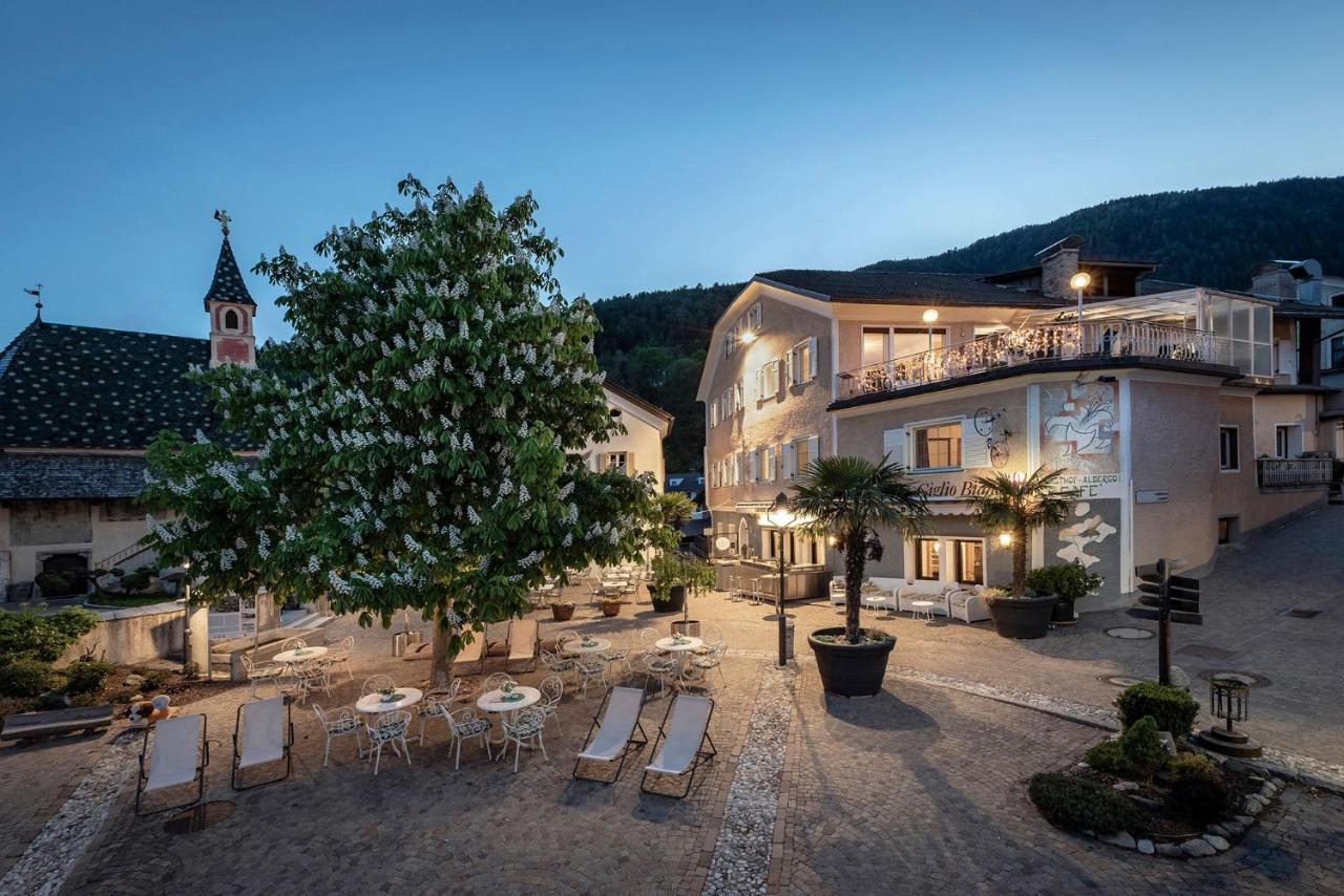 Hotel Weisse Lilie - B&B リオ・ディ・プステリーア エクステリア 写真